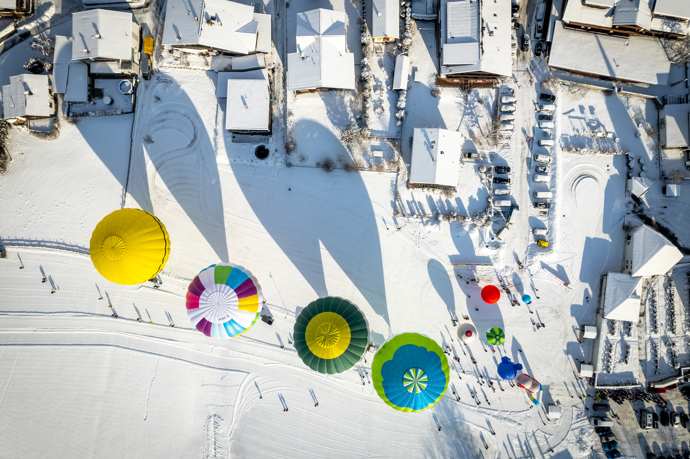 Kromě samotného letu balónem se každý rok na konci ledna koná v rakouských Alpách festival balónového létání – Kaiserwinkl Alpin Ballooning
