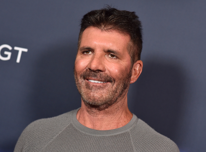 Po podstoupení několika estetických zákroků Cowell nepoznal na fotografii sám sebe.
Po podstoupení několika estetických zákroků Cowell nepoznal na fotografii sám sebe.