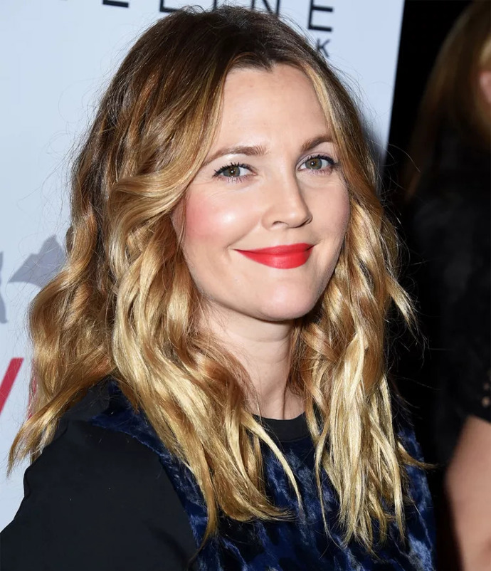 Vhodné jsou ale i vrstvené vlasy, které má Drew Barrymore
Vhodné jsou ale i vrstvené vlasy, které má Drew Barrymore