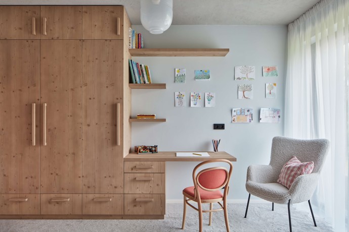 Navštivte s námi horskou chatu ve Špindlerově Mlýně: Kombinace přírodního dřeva a moderního designu
Navštivte s námi horskou chatu ve Špindlerově Mlýně: Kombinace přírodního dřeva a moderního designu
