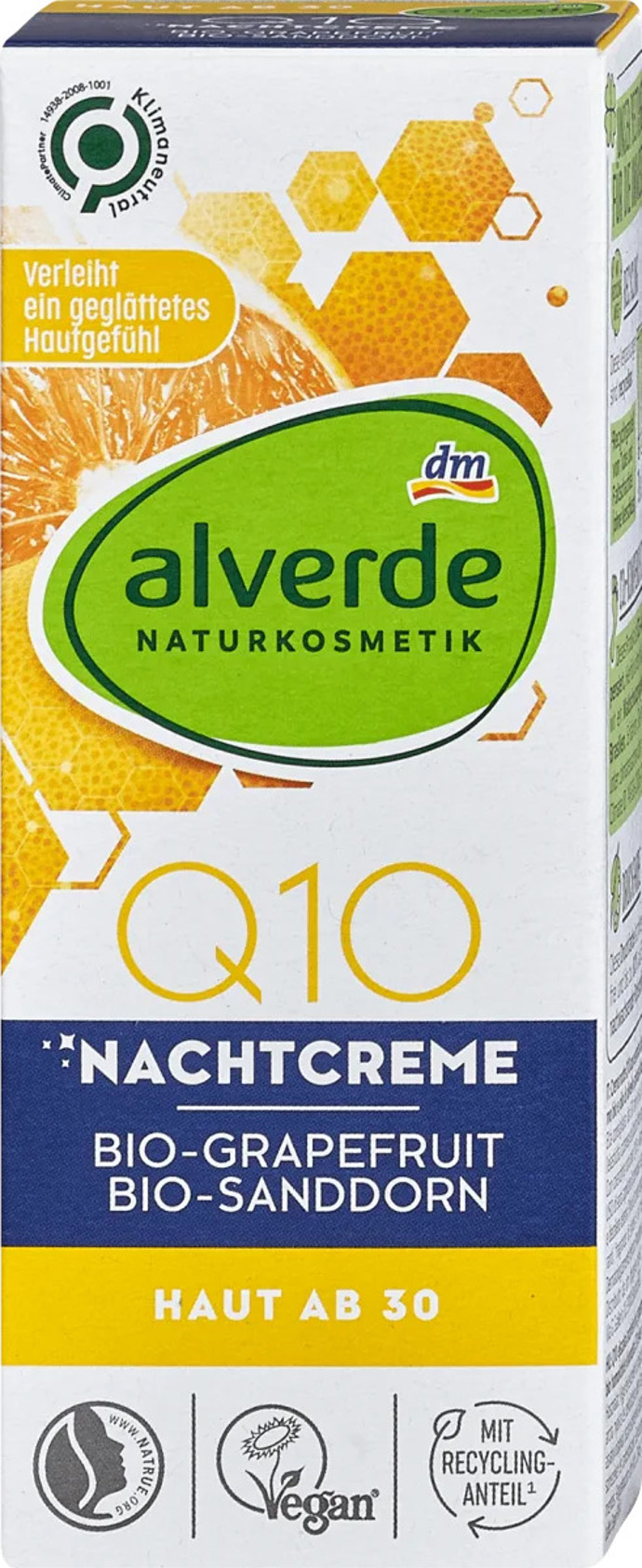 Pleťový noční krém Q10 s výtažkem z grapefruitu, rakytníkovým olejem, přírodním koenzymem Q10, výtažkem z bio grapefruitu, bio rakytníkovým olejem a bio výtažkem z aceroly zásobuje pokožku přírodním vitamínem C napomáhá k regeneraci pokožky během noci, redukuje první známky vrásek a působí proti předčasnému stárnutí pokožky. Cena: 90 Kč
