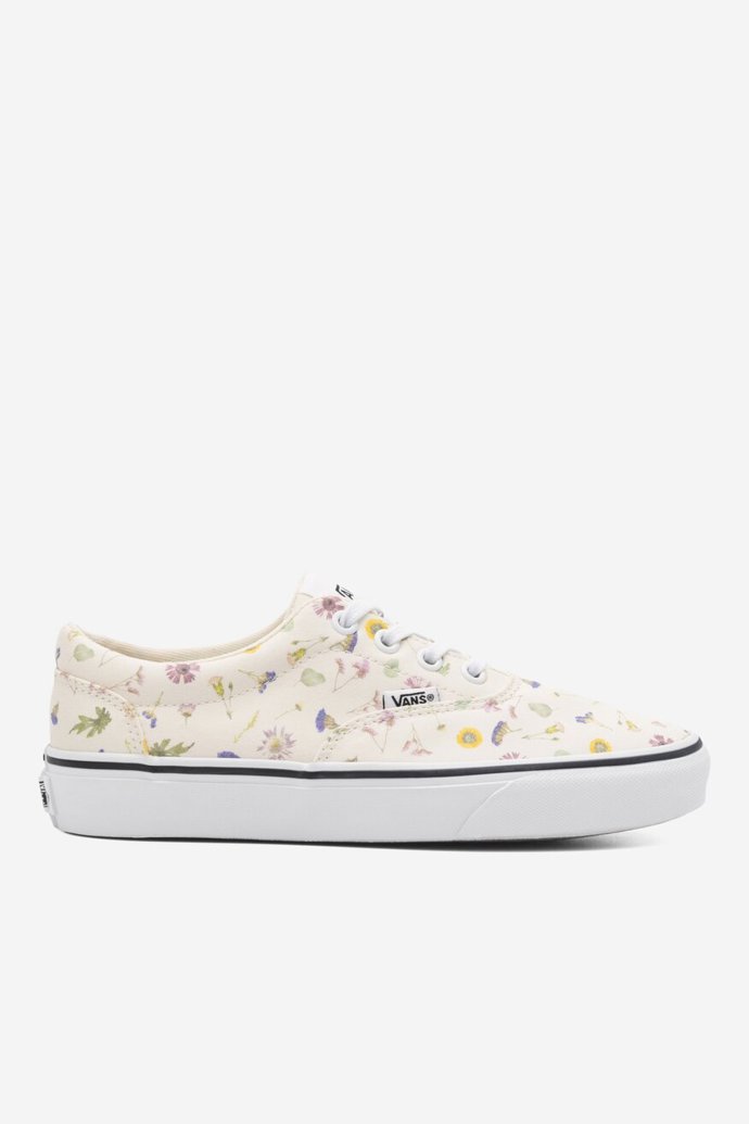 Jarní květované plátěnky, Vans, 1 199 Kč, CCC
Jarní květované plátěnky, Vans, 1 199 Kč, CCC