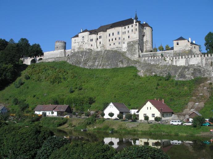 Hrad Český Šternberk patří k nejstarším hradům v Čechách
