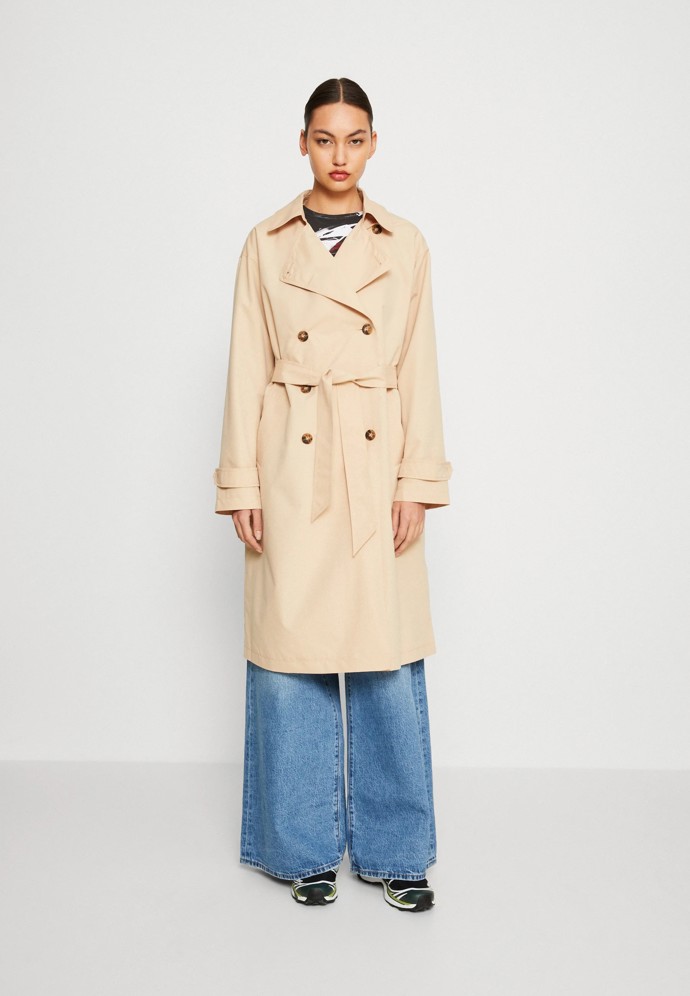 Vero Moda, cena: 840 Kč.
Vero Moda, cena: 840 Kč.