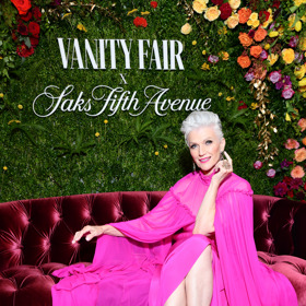 Maye Musk na prestižní party pořádané časopisem Vanity Fair a luxusním obchodním domem Saks Fifth Avenue, která se konala na závěr New York Fashion Weeku v roce 2018.
