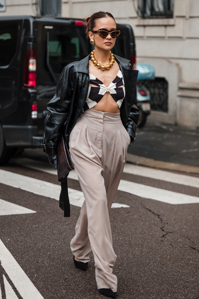 Anna Rosa Vitiello v kalhotech s vysokým pasem v únoru tohoto roku na Fashion Weeku v Miláně.
Anna Rosa Vitiello v kalhotech s vysokým pasem v únoru tohoto roku na Fashion Weeku v Miláně.