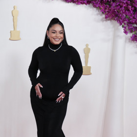 Vanessa Hudgens oblékla černé šaty Vera Wang Couture a šperky Chopard
