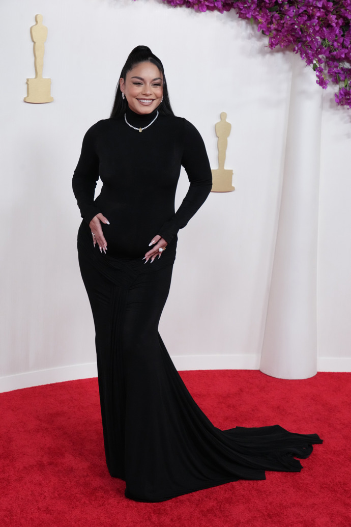 Vanessa Hudgens oblékla černé šaty Vera Wang Couture a šperky Chopard
Vanessa Hudgens oblékla černé šaty Vera Wang Couture a šperky Chopard