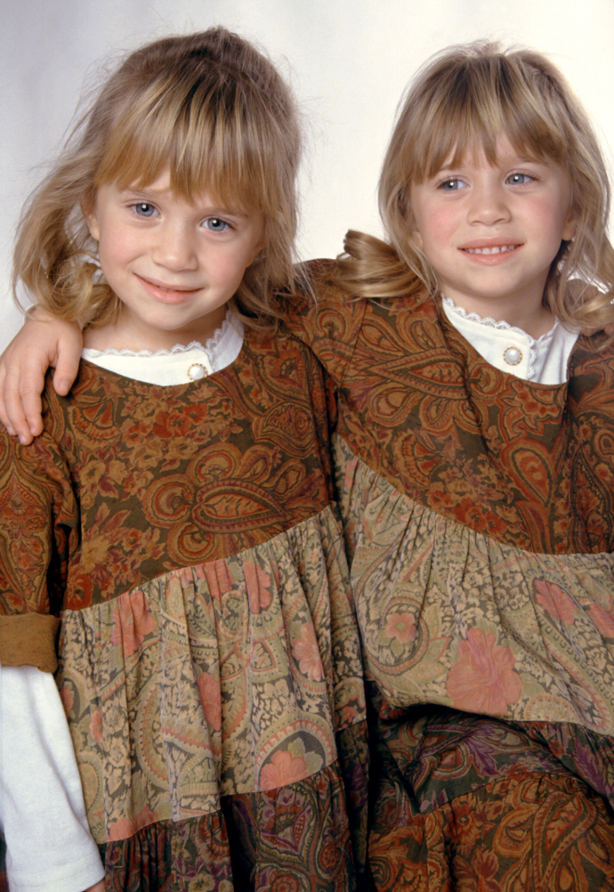 Dvojčata Mary-Kate a Ashley Olsen byly jako malé opravdu velmi žádané. Zahrály si v několika snímcích a zdálo se, že je čeká zářná hollywoodská kariéra.
