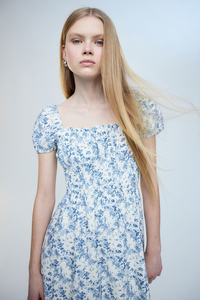 Vintage šaty z lněné směsi, H&M, 839 Kč
Vintage šaty z lněné směsi, H&M, 839 Kč