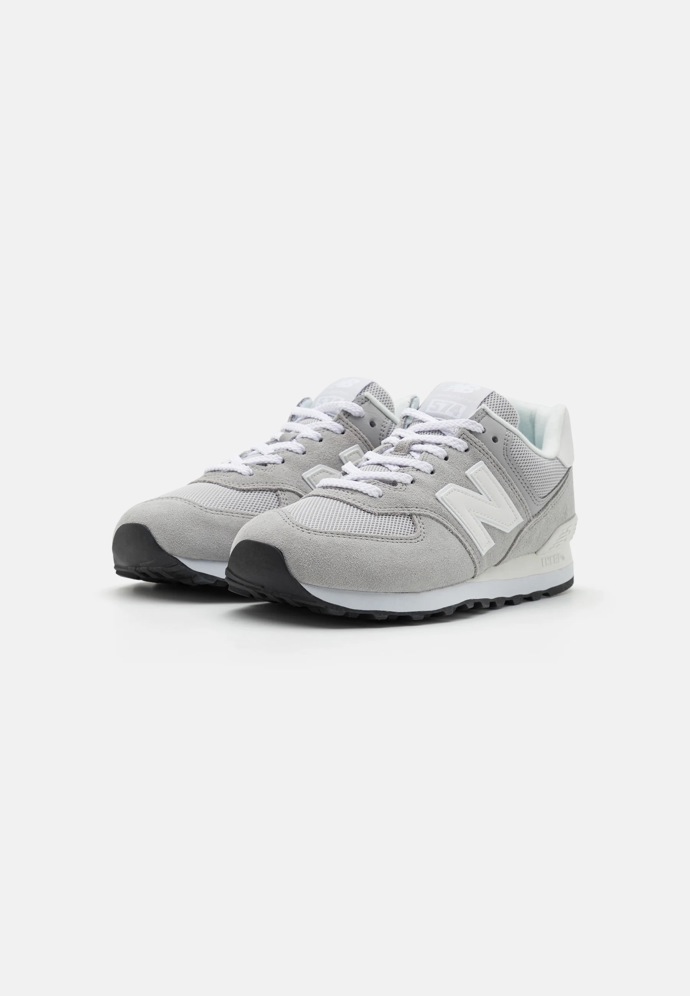 Boty: New Balance, 2 750 Kč
