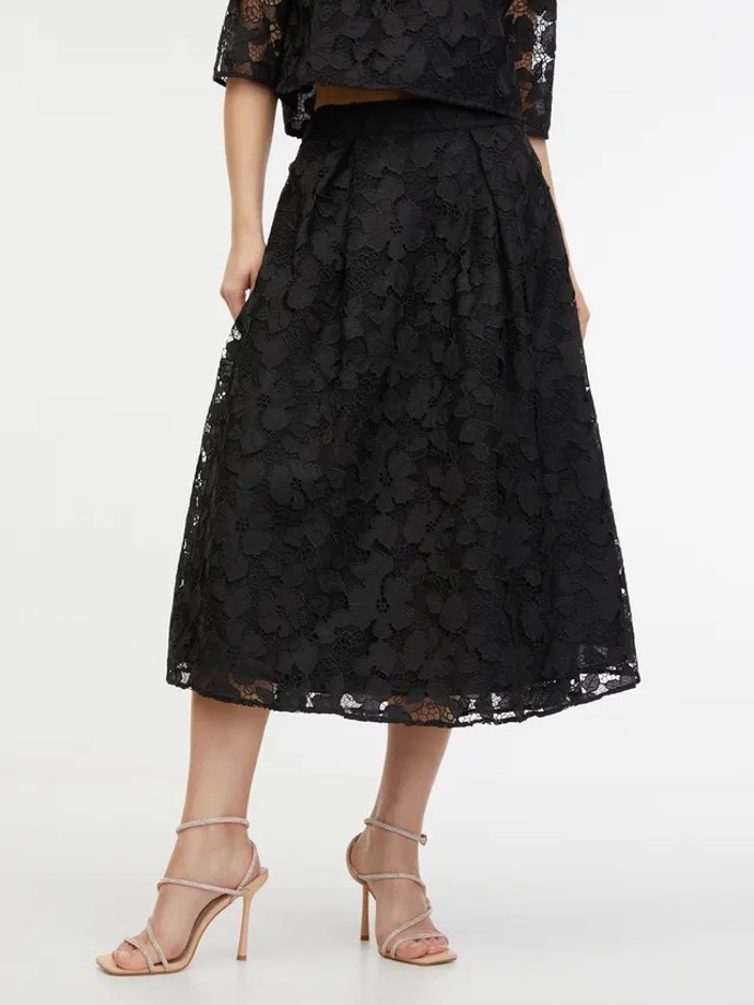 Černá krajková midi sukně, Orsay, 1399 Kč
Černá krajková midi sukně, Orsay, 1399 Kč