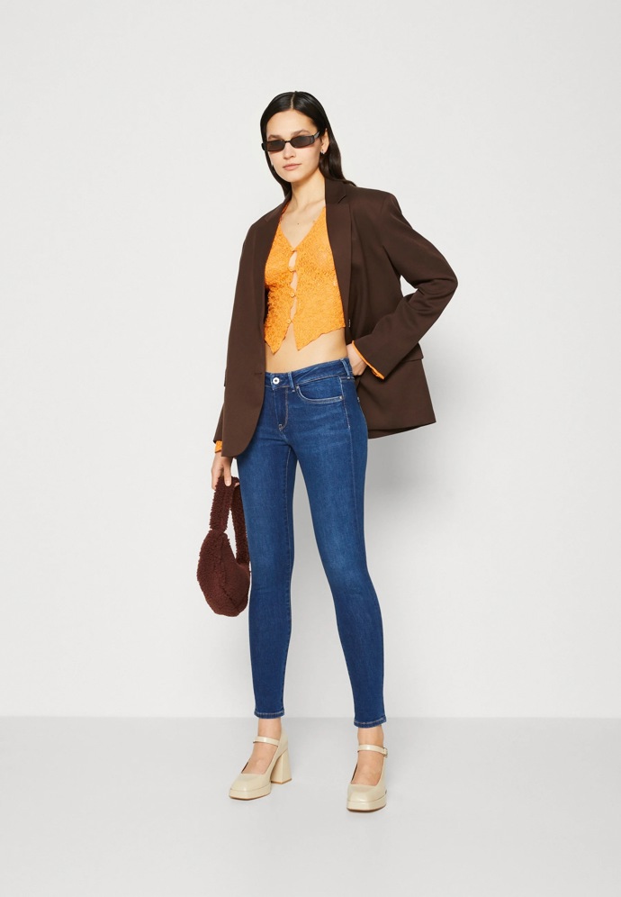 Džíny: Pepe Jeans, 2 260 Kč
