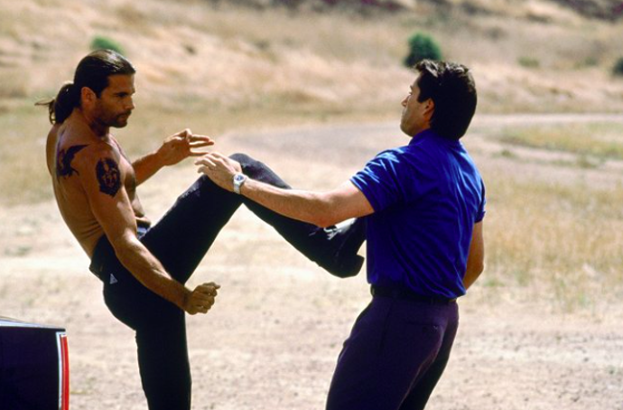 Lorenzo Lamas v akci
Lorenzo Lamas v akci