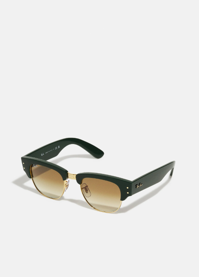 Zelené tmavé Clubmaster Ray ban, přibližná cena 4 330. 

