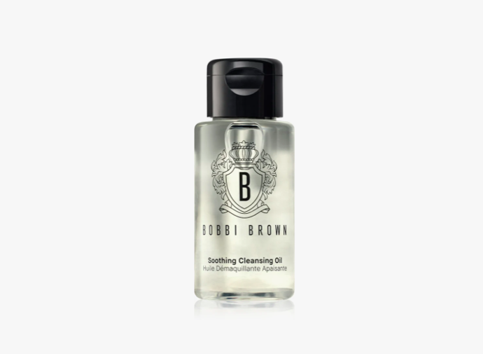 Odličovací přípravek Bobbi Brown Soothing Cleansing Oil perfektně odstraňuje z tváře make-up i veškeré nečistoty a zanechá pleť hebkou a čistou.

