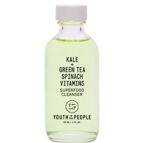 Jemný čistící gel na obličej Superfood Cleanser od značky Youth to the People vyrobený z kapusty, špenátu a zeleného čaje!. Přibližná cena 260 Kč.
