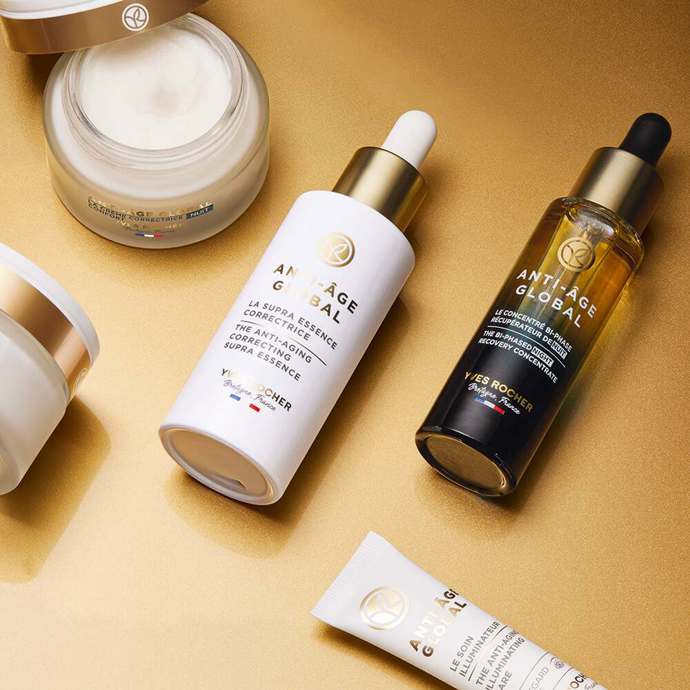 Prémiová řada Anti-Age Global eliminuje všechny známky stárnutí na povrchu pleti a zároveň proniká do hloubky pokožky, kde chrání její buněčné dědictví. Pleť bude viditelně vyhlazenější, jemnější a rozjasněná. Vrásky mizí a pokožka je pevnější. Je vhodná pro všechny typy pleti. Různé ceny.
