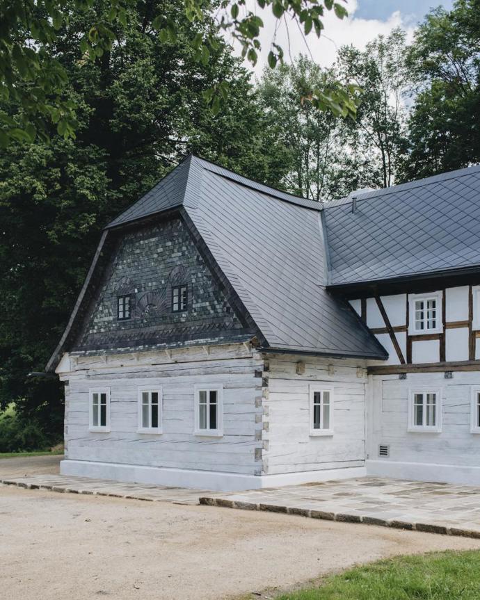 Na návštěvě v chalupě z 16. století: Michal s Terezou usedlost v Bezovém údolí přestavěli na místo, kde se plní sny

