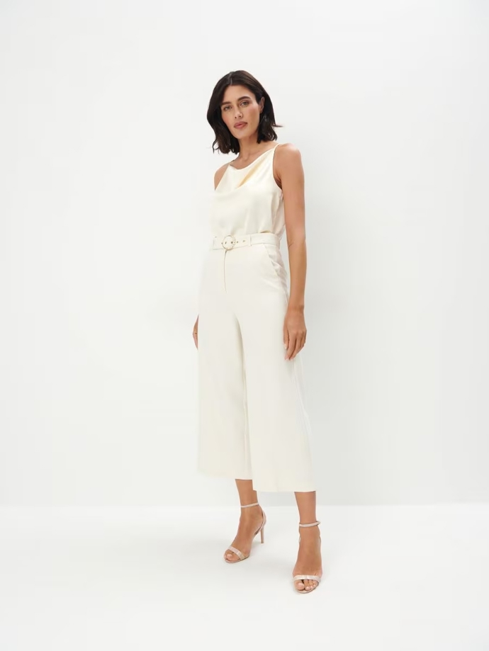 Elegantní culotte kalhoty, Mohito, 699 Kč
Elegantní culotte kalhoty, Mohito, 699 Kč
