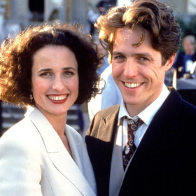 Hugh Grant a Andie MacDowell ve filmu Čytři svatby a jeden pohřeb (1994)
