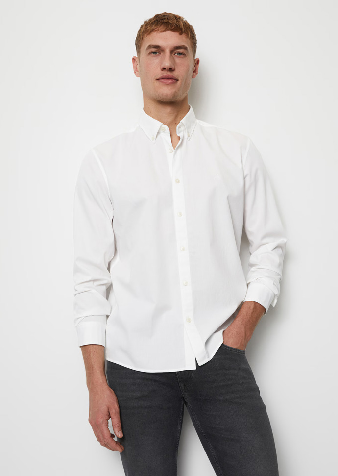A běžná bílá košile, Marc O'Polo, 2 290 Kč
