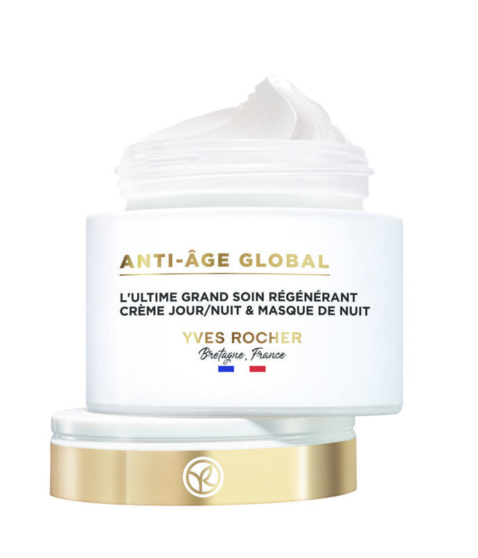 Regenerační péče a noční maska Anti-Age Global, Yves Rocher

V tomto kelímku se ukrývá síla 3 produktů v jedné intenzivní péči. Přípravek funguje jako denní krém, noční krém a noční maska. Můžete se těšit na sametovou texturu, která při pravidelném používání zklidní a vypne vaši pleť. Současně ji krásně rozjasní a omladí. 

Cena: 1590 Kč
