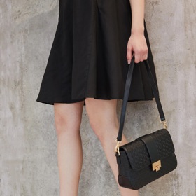 Baleríny jsou elegantní a sofistikované boty, které dokonale doplní jakýkoliv outfit. Nosit je můžete jak k šatům, tak k sukním nebo kalhotám.

Baleríny: Anna Field, 830 Kč
