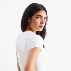 Tričko: C&A, 177 Kč

Během Dnů Marianne platí na produkty značky C&A sleva 25%.
