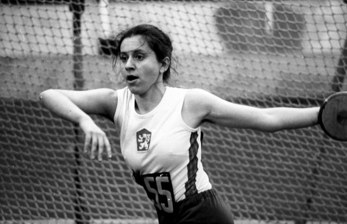 Zuzana Krónerová ve filmu Fénix z roku 1981.
