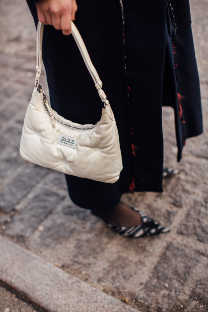 Kabelky s puffer efektem se staly ikonické pro značku Maison Margiela.

