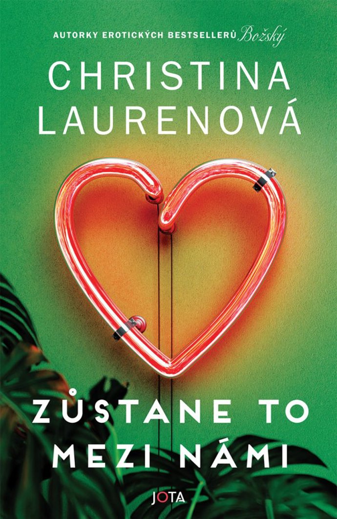Zůstane to mezi námi (Christina Lauren, Jota)
Carey Douglasová pracuje pro Melissu a Rustyho Trippovy, známou guru dvojici z odvětví interiérového designu, skoro deset let. Jsou to miláčci Ameriky – mají vlastní TV show a nově také knihu, se kterou vyrážejí na turné. James McCann nedávno dokončil vysokou a je z něj stavební inženýr. Není to ale to, co si představoval, a tak se ocitl u Trippových. A vlastně ani to není to, co by si představoval – hned na začátek se musí sbalit a jet s Trippovými a Carey na několikatýdenní turné po Státech. Přežít cestu bez šrámů se zdá být docela ambiciózní plán. Carey s Jamesem, kteří si na první dobrou nepadli do oka, spolu musejí pracovat na tom, aby se zaprvé manželé nezabili, a za druhé, aby celá ta bublina nepraskla. Postupně ale přicházejí na to, že když nebudou pracovat proti sobě, ale naopak spojí síly, dají šanci nejen značce, ale hlavně sami sobě vytvořit spolu něco nevšedního…
Zůstane to mezi námi (Christina Lauren, Jota)
Carey Douglasová pracuje pro Melissu a Rustyho Trippovy, známou guru dvojici z odvětví interiérového designu, skoro deset let. Jsou to miláčci Ameriky – mají vlastní TV show a nově také knihu, se kterou vyrážejí na turné. James McCann nedávno dokončil vysokou a je z něj stavební inženýr. Není to ale to, co si představoval, a tak se ocitl u Trippových. A vlastně ani to není to, co by si představoval – hned na začátek se musí sbalit a jet s Trippovými a Carey na několikatýdenní turné po Státech. Přežít cestu bez šrámů se zdá být docela ambiciózní plán. Carey s Jamesem, kteří si na první dobrou nepadli do oka, spolu musejí pracovat na tom, aby se zaprvé manželé nezabili, a za druhé, aby celá ta bublina nepraskla. Postupně ale přicházejí na to, že když nebudou pracovat proti sobě, ale naopak spojí síly, dají šanci nejen značce, ale hlavně sami sobě vytvořit spolu něco nevšedního…