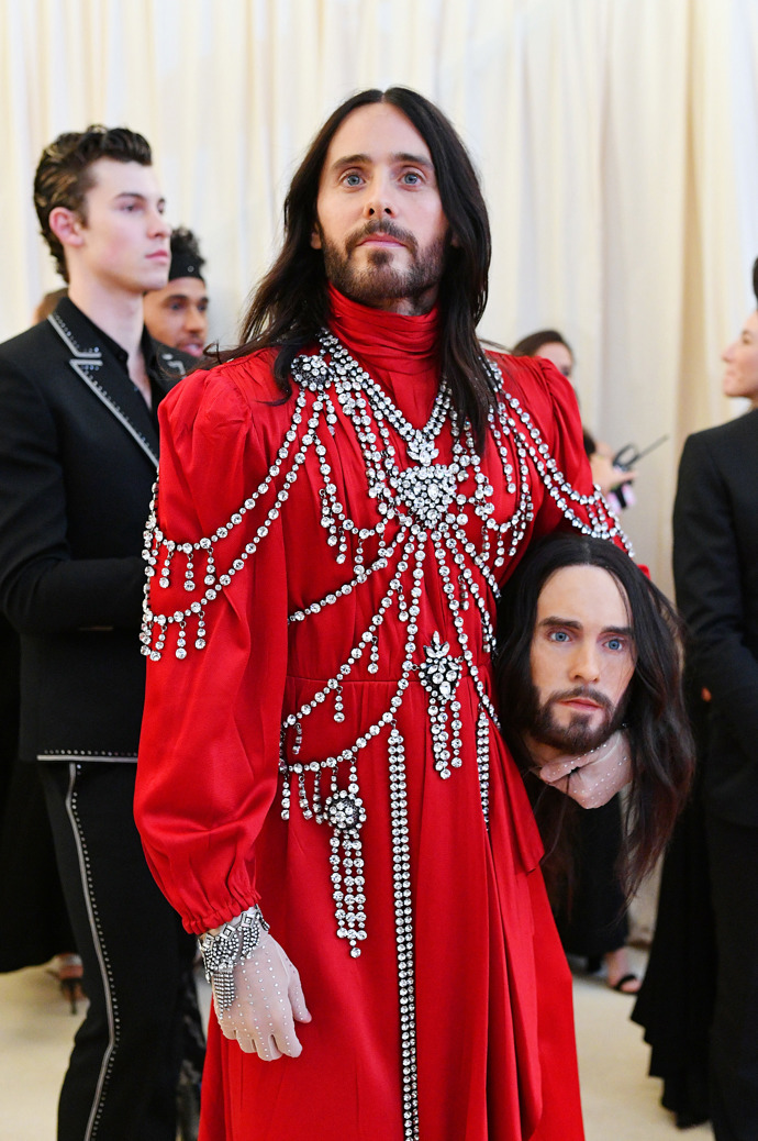 Dvouhlavý Jared Leto na Met Gala v roce 2019. 

