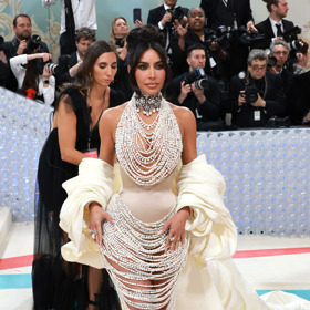  

Kim Kardashian na Met Gala 2023 oslavující „Karl Lagerfeld: A Line Of Beauty“
