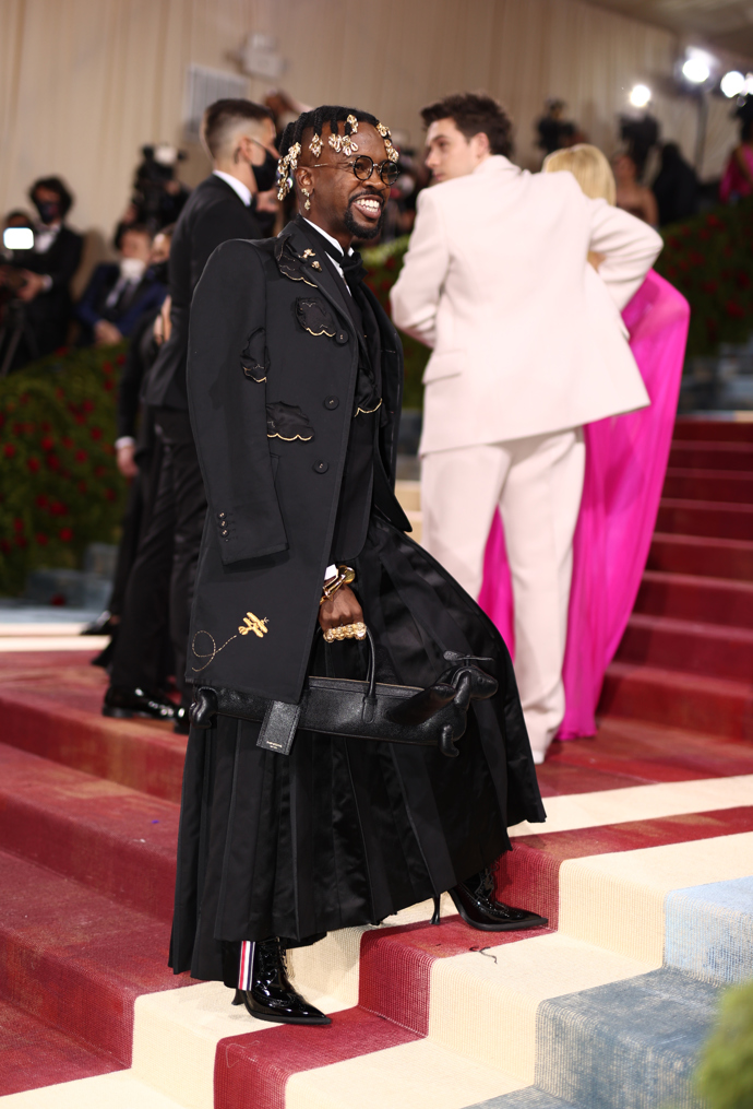 Edvin Thompson na oslavě Met Gala 2022 In America: Anthology of Fashion.
