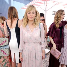 Sophia Amoruso v roce 2016 v maxi šatech. 
