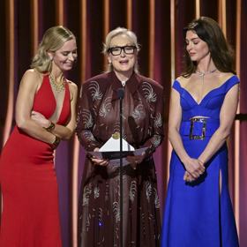 Emily Blunt, Meryl Streep a Anne Hathaway koncem letošního února na slavnostním předávání Annual Screen Actors Guild Awards v kalifornském Los Angeles.
