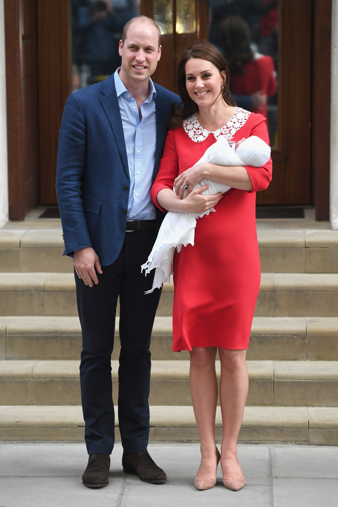 Kate s Williamem po narození třetího potomka, prince Louise, v roce 2018.
