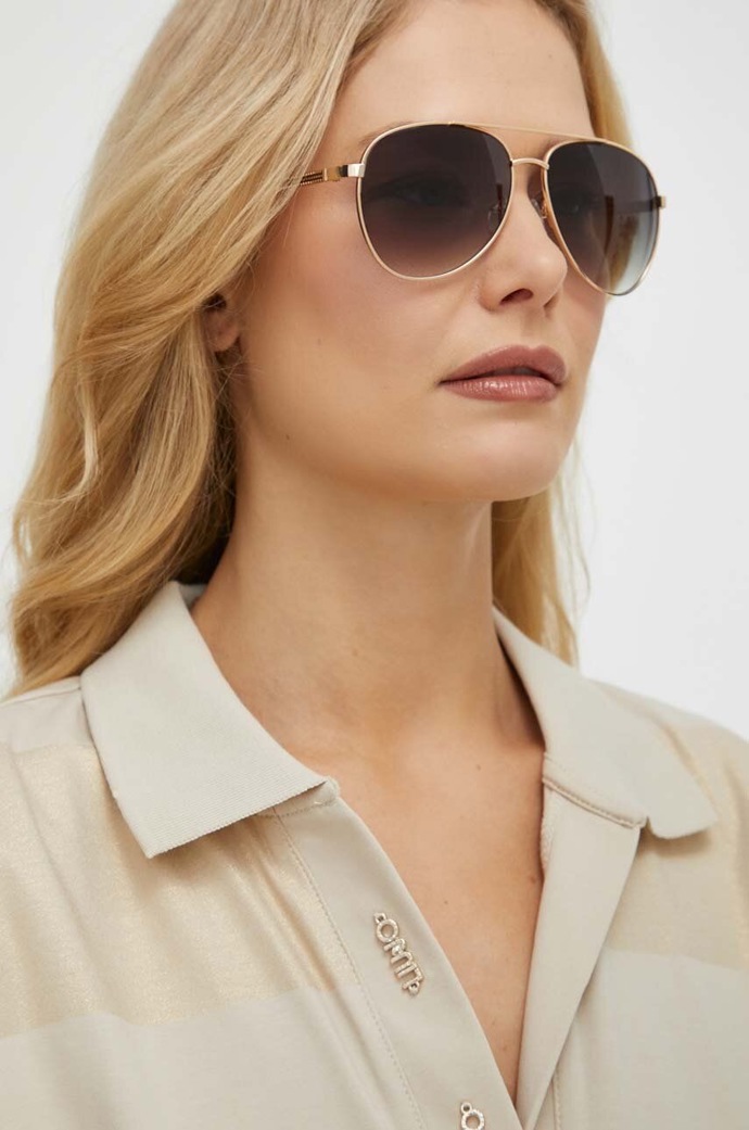 Sluneční brýle: Guess, 2 799 Kč
