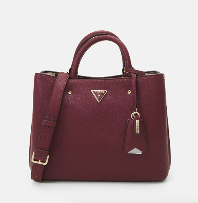 Guess 2799 Kč
Guess 2799 Kč