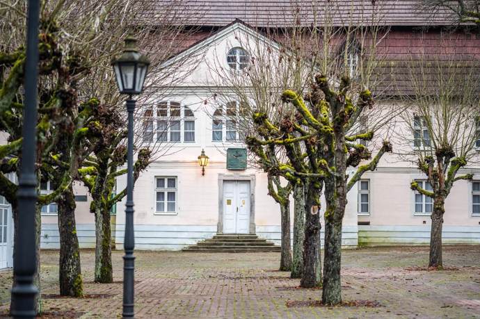 Klasicistní dvoupatrová budova z roku 1791 v Karlových Varech hledá nového majitele: Nadchne milovníky architektury, historie i piva
Klasicistní dvoupatrová budova z roku 1791 v Karlových Varech hledá nového majitele: Nadchne milovníky architektury, historie i piva