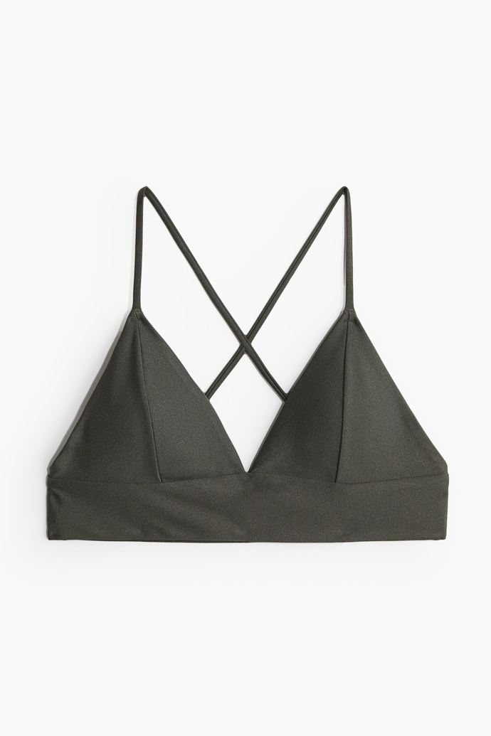 Vyztužená bikinová podprsenka, značka H&M, přibližná cena 359 Kč. Během Dnů Marianne platí sleva 20 % při nákupu nad 800 Kč.

