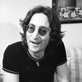 Zpěvák Beatles John Lennon
