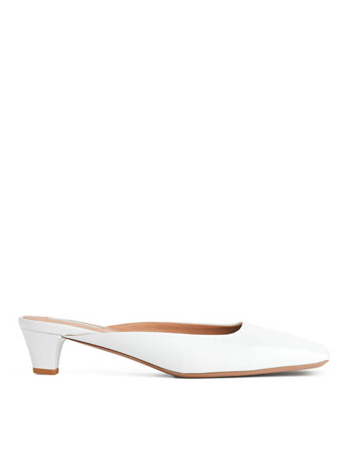 Kožené mules, Arket, 199 eur

