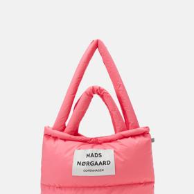 Mads Nørgaard, 2400 Kč, Zalando

Během Dnů Marianne platí na e-shopu Zalando sleva 25 % při nákupu nad 1499 Kč nebo sleva 20 % při nákupu nad 999 Kč. Platí pro širokou nabídku produktů.
