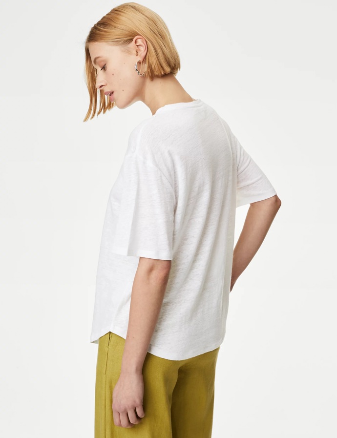 Tričko: Marks&Spencer, 1 299 Kč

Během Dnů Marianne platí na produkty značky Marks&Spencer 20% sleva.
