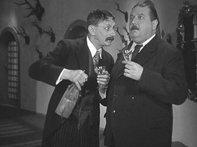 Filmová komedie Ducháček to zařídí, kde zářil Vlasta Burian.
