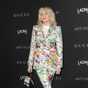 „Dokud nebudu mít pocit, že by mé dítě mohlo žít ve světě, kdy ryby normálně plavou ve vodě, nepřivedu na svět další osobu,“ Miley Cyrus myslí na životní prostředí.
