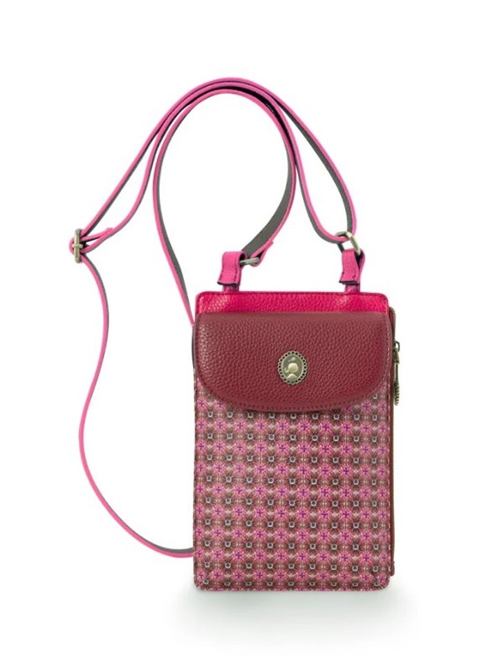 Růžovo-červená crossbody kabelka na telefon z kolekce jaro a léto 2024 Pippa Clover s nepřehlédnutelným bohatým florálním potiskem. Praktický společník na dlouhé cesty do zahraničí nebo třeba na rande s mužem či kamarádkou, Pip Studio, 1 129 Kč
