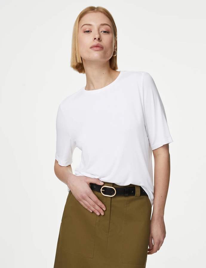 Tričko: Marks&Spencer, 699 Kč

Během Dnů Marianne platí na produkty značky Marks&Spencer 20% sleva.
